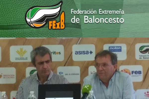 We participated in the press conference of the presentation of the new website of the Extremadura Basketball Federation where the main novelty of this year was highlighted, the DIGITAL LICENSE